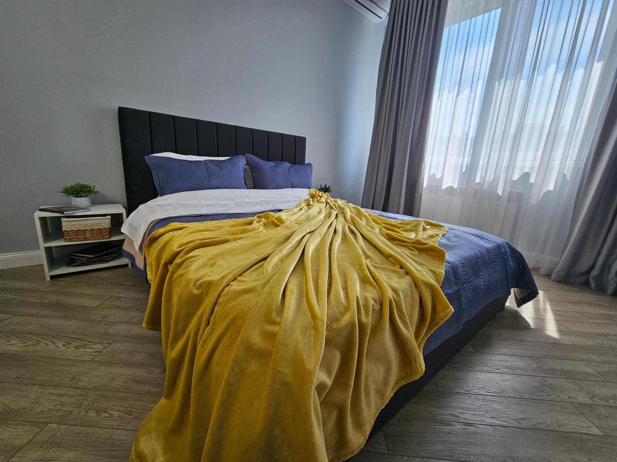 3 Room Gagarin Park Residential Complex Near Mega Shopping Mall Almatı Dış mekan fotoğraf