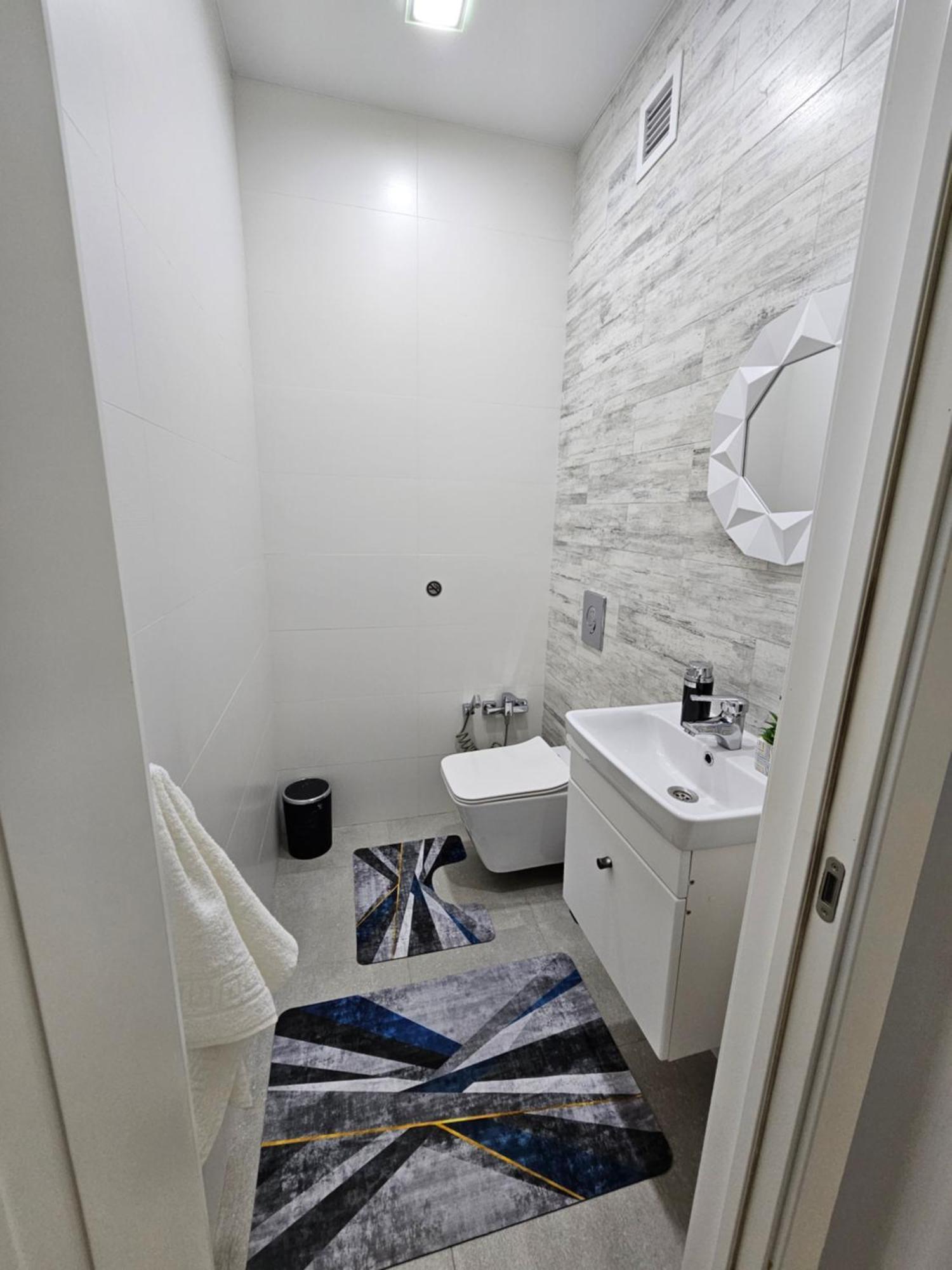 3 Room Gagarin Park Residential Complex Near Mega Shopping Mall Almatı Dış mekan fotoğraf