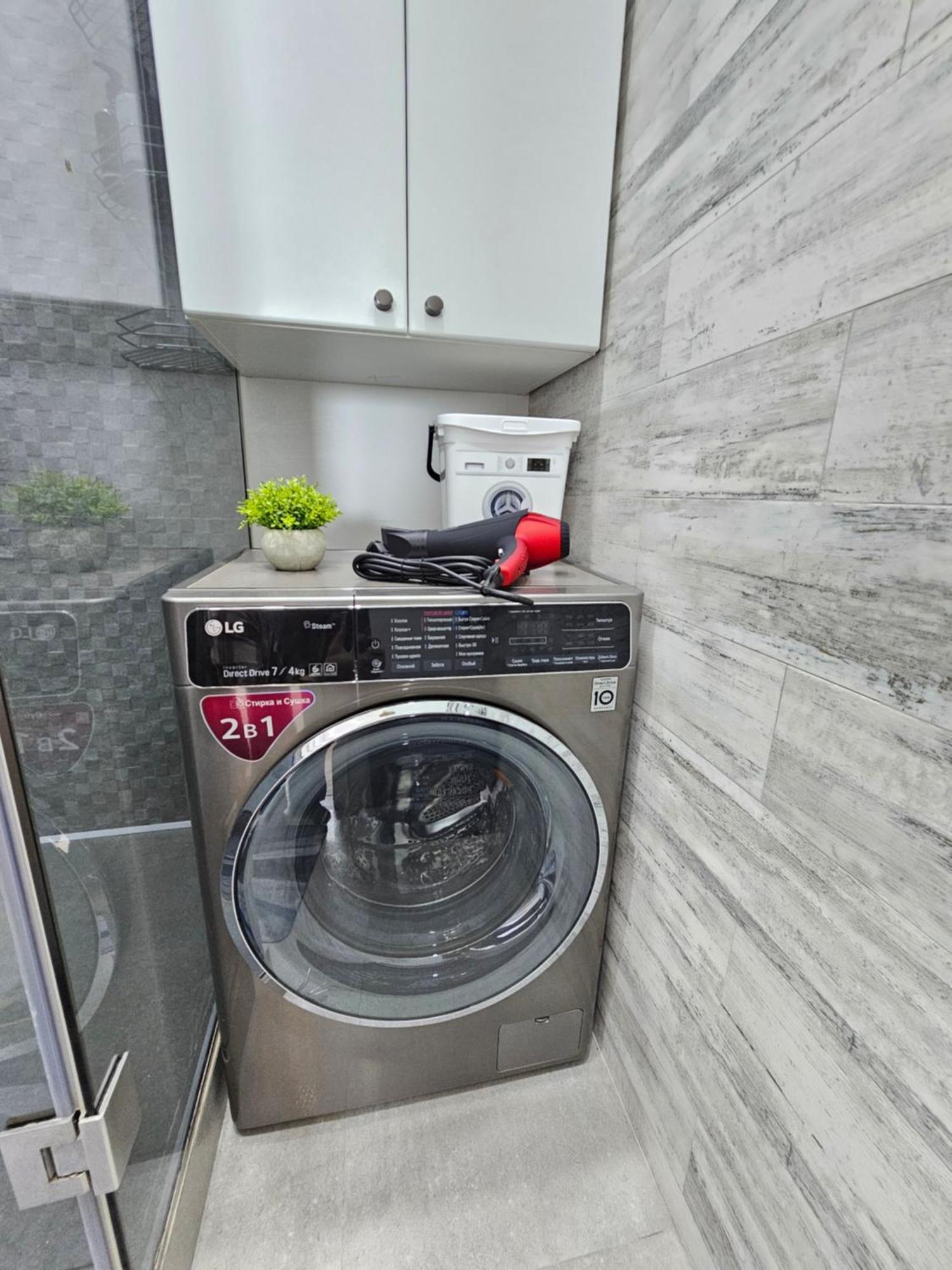 3 Room Gagarin Park Residential Complex Near Mega Shopping Mall Almatı Dış mekan fotoğraf